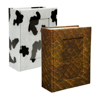 AV46101 FEATHER AND FUR