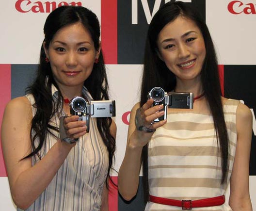 Canon    HD-   HV10